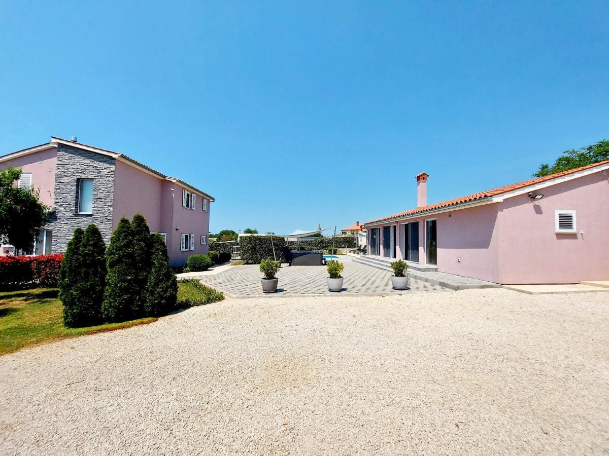 Villa Mattea Galizana Exterior photo